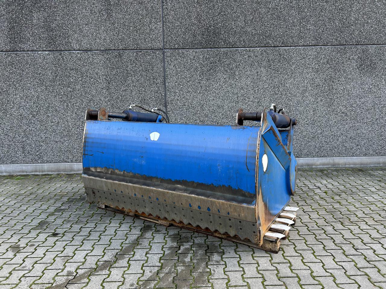 43098-001.jpg