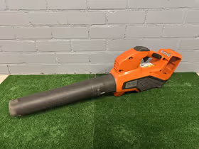 HUSQVARNA 320IB Bladblazer