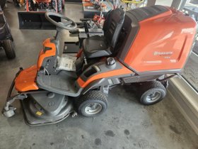 Husqvarna RC320TS AWD Rider Collect