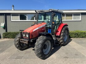 MASSEY FERGUSON 5445 Trekker