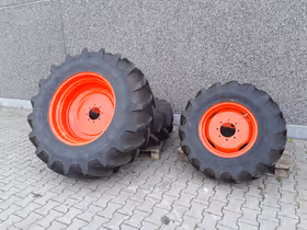 KLEBER Banden 420/85R30 en 320/85R20