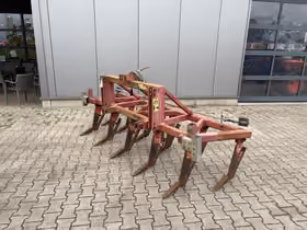 Vaste tand cultivator