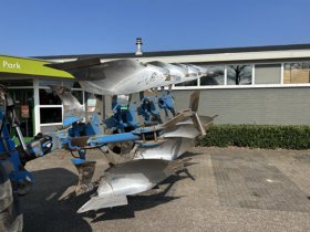 LEMKEN 4-schaar ploeg