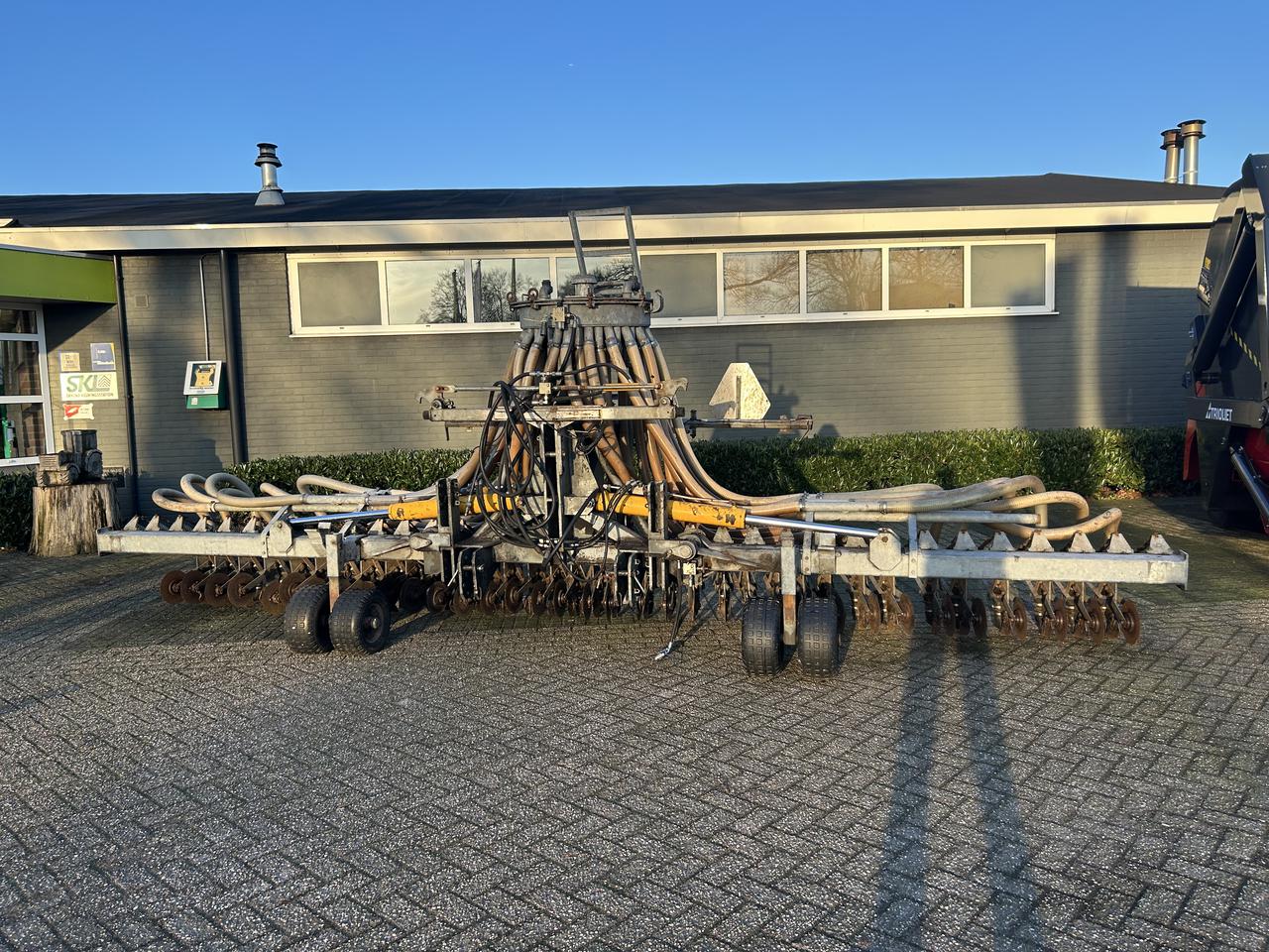 53353-001.jpg